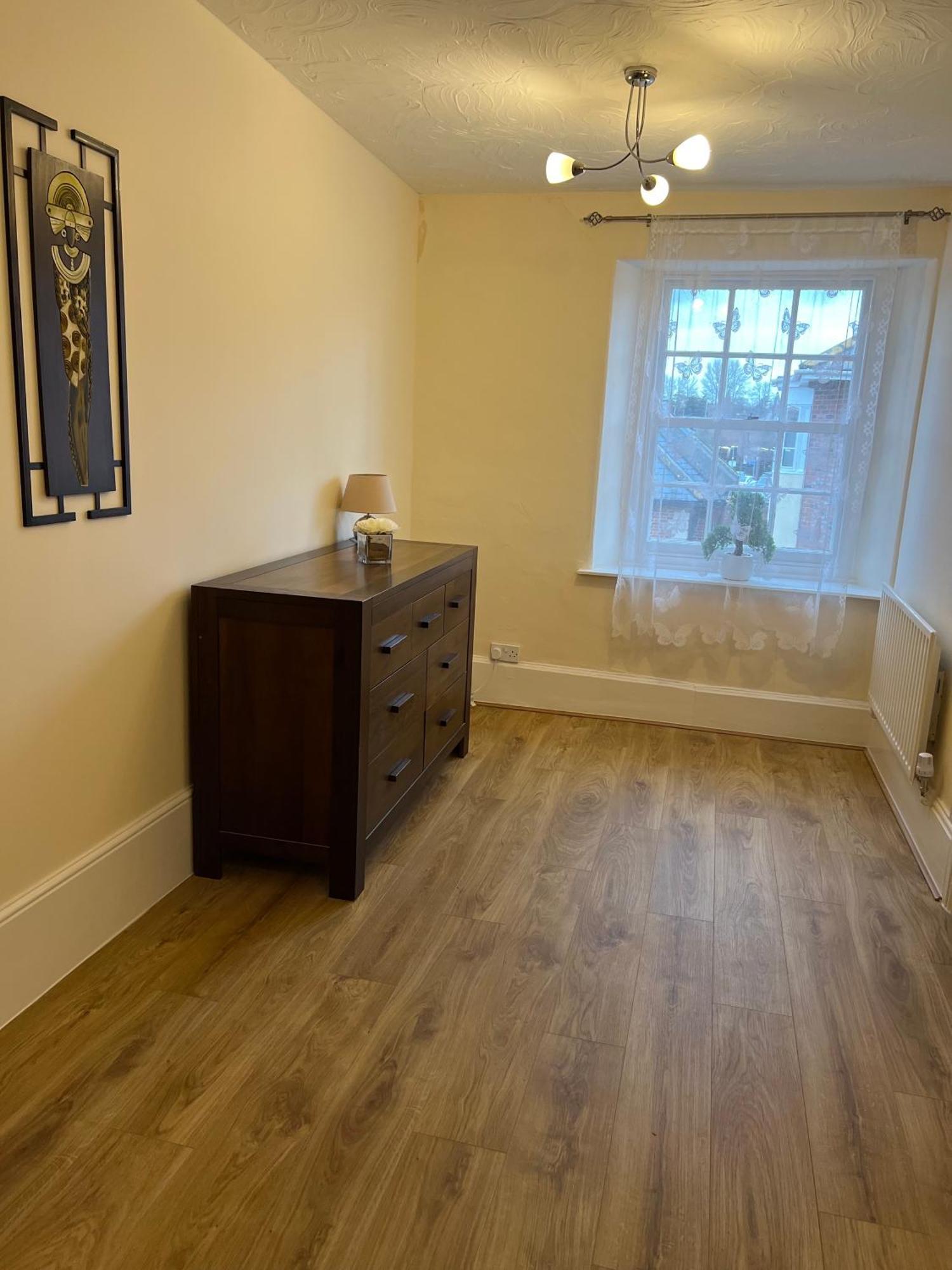 Stay In Yeovil Town Centre, Large 2 Bd Apt With Parking, Sleeps 4 Εξωτερικό φωτογραφία