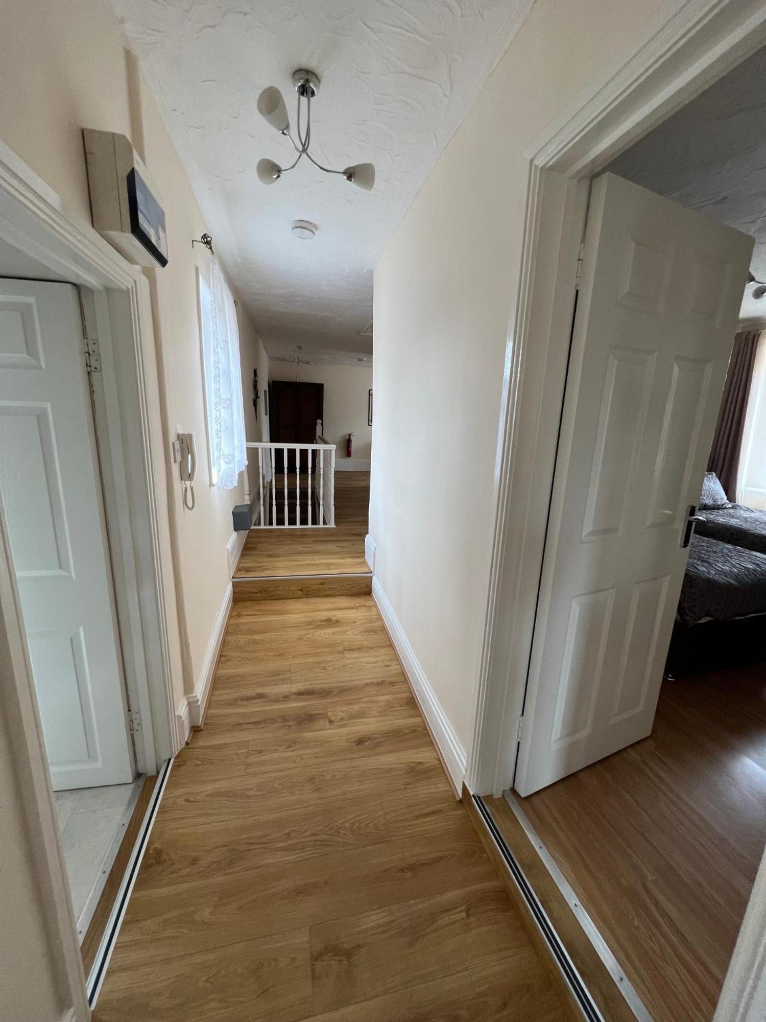 Stay In Yeovil Town Centre, Large 2 Bd Apt With Parking, Sleeps 4 Εξωτερικό φωτογραφία