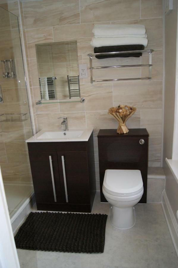 Stay In Yeovil Town Centre, Large 2 Bd Apt With Parking, Sleeps 4 Εξωτερικό φωτογραφία
